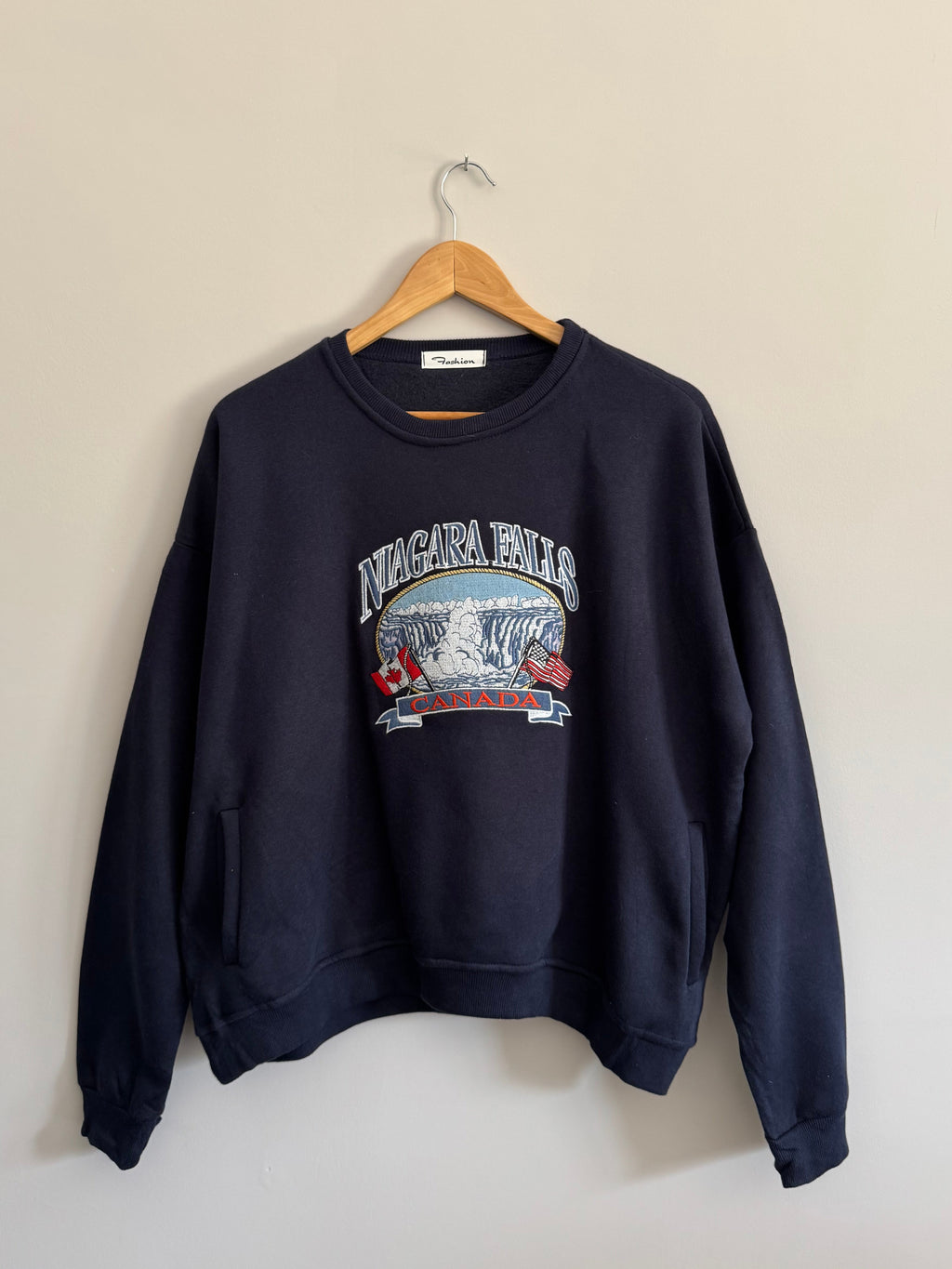 Vintage Niagara Falls Canada Embroidered Crewneck Sweatshirt - S