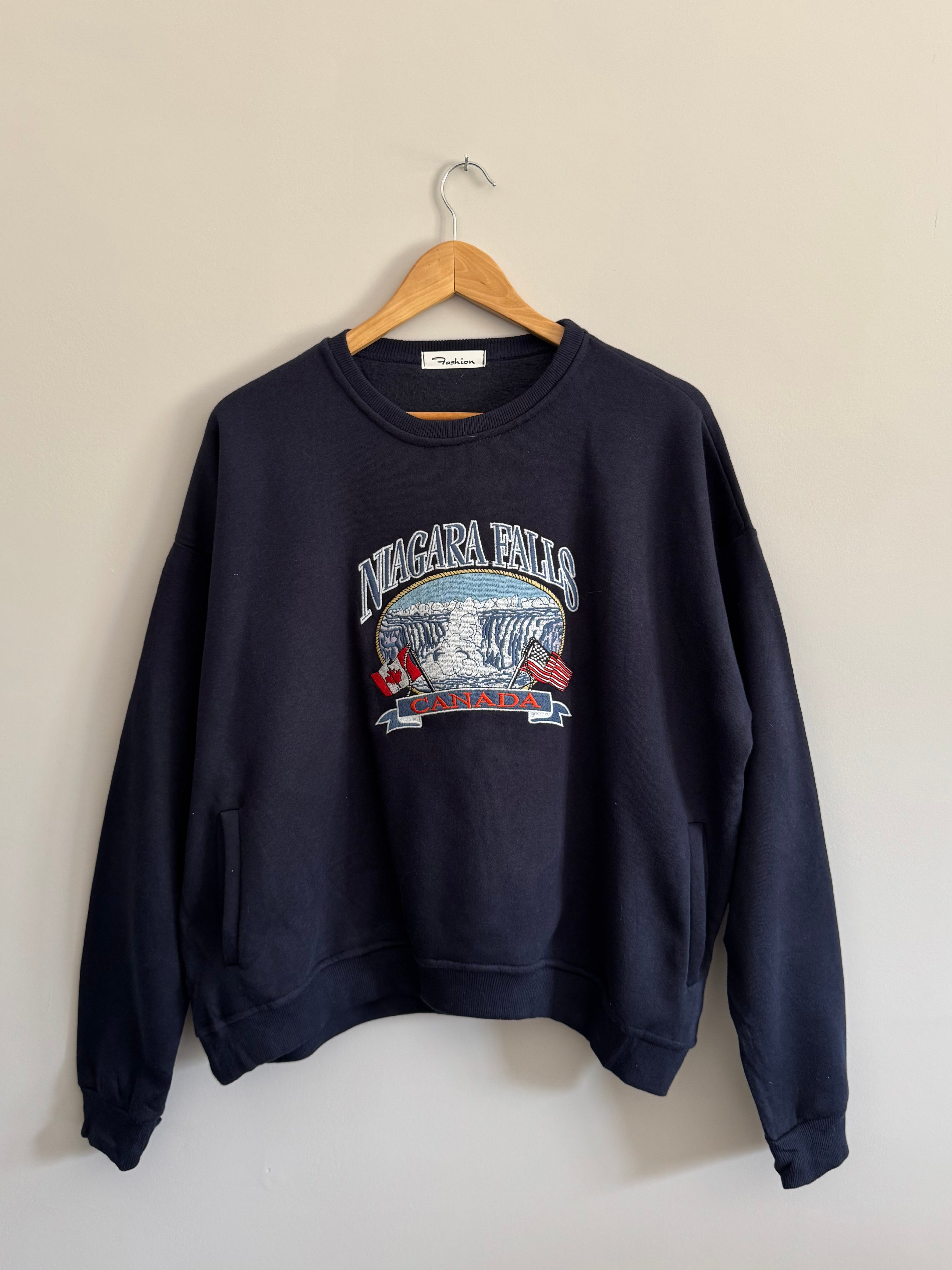 Vintage Niagara Falls Canada Embroidered Crewneck Sweatshirt - S