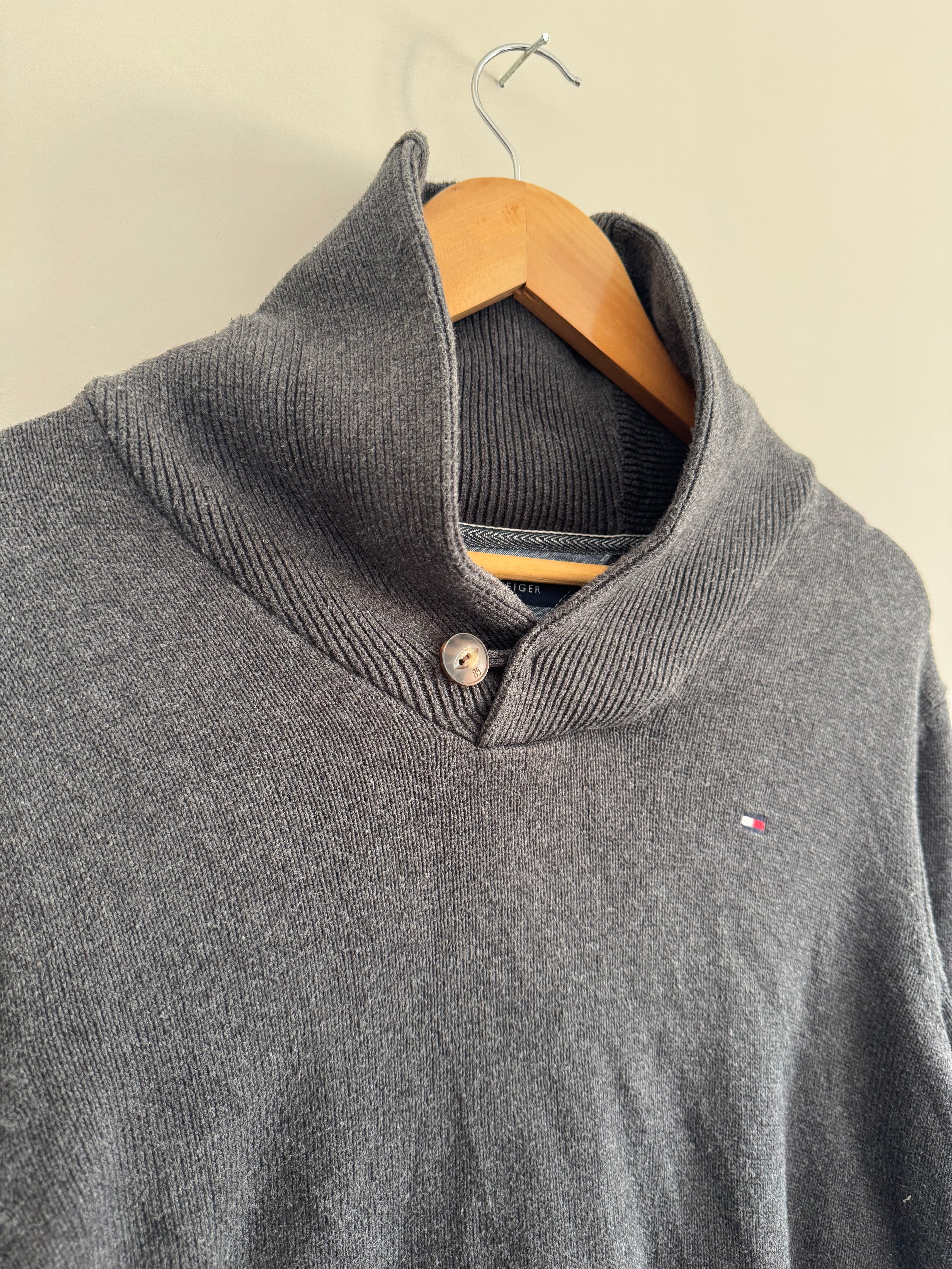 TOMMY HILFIGER SHAWL COLLAR KNIT - GREY - M