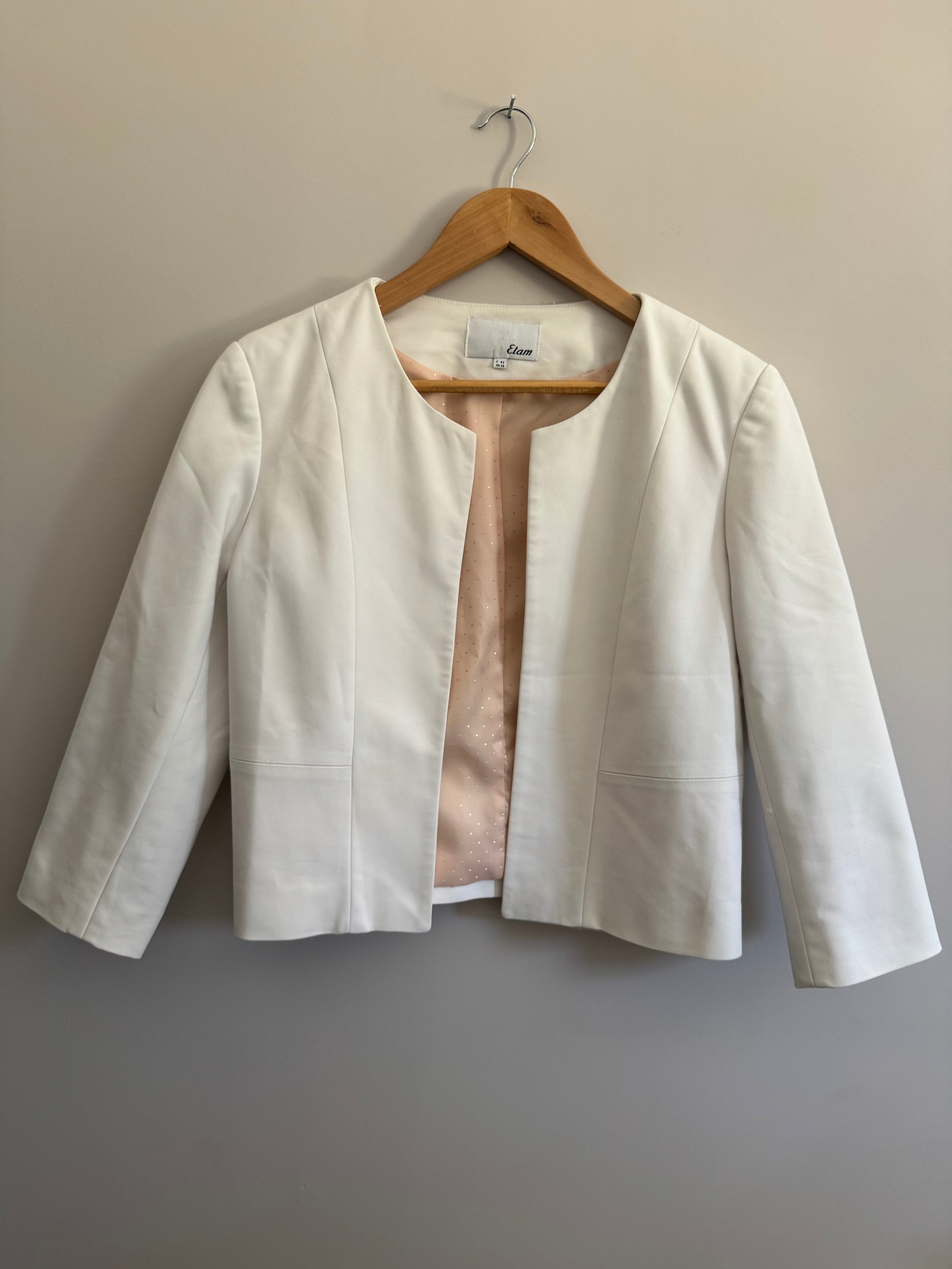 WHITE COLLARLESS BLAZER - L