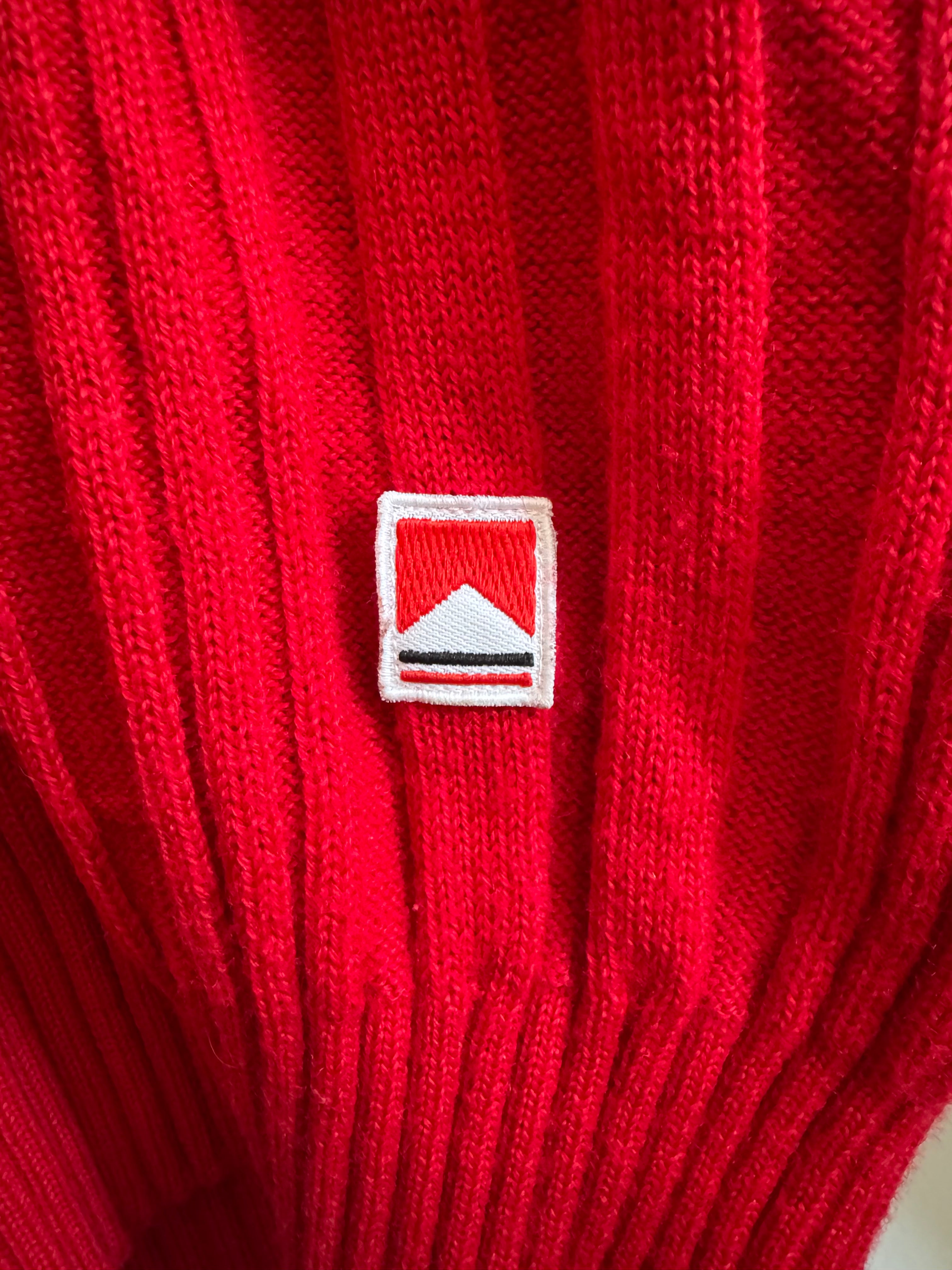VINTAGE MARLBORO LEISURE WEAR KNIT SWEATER MADE IN ITALY - M
