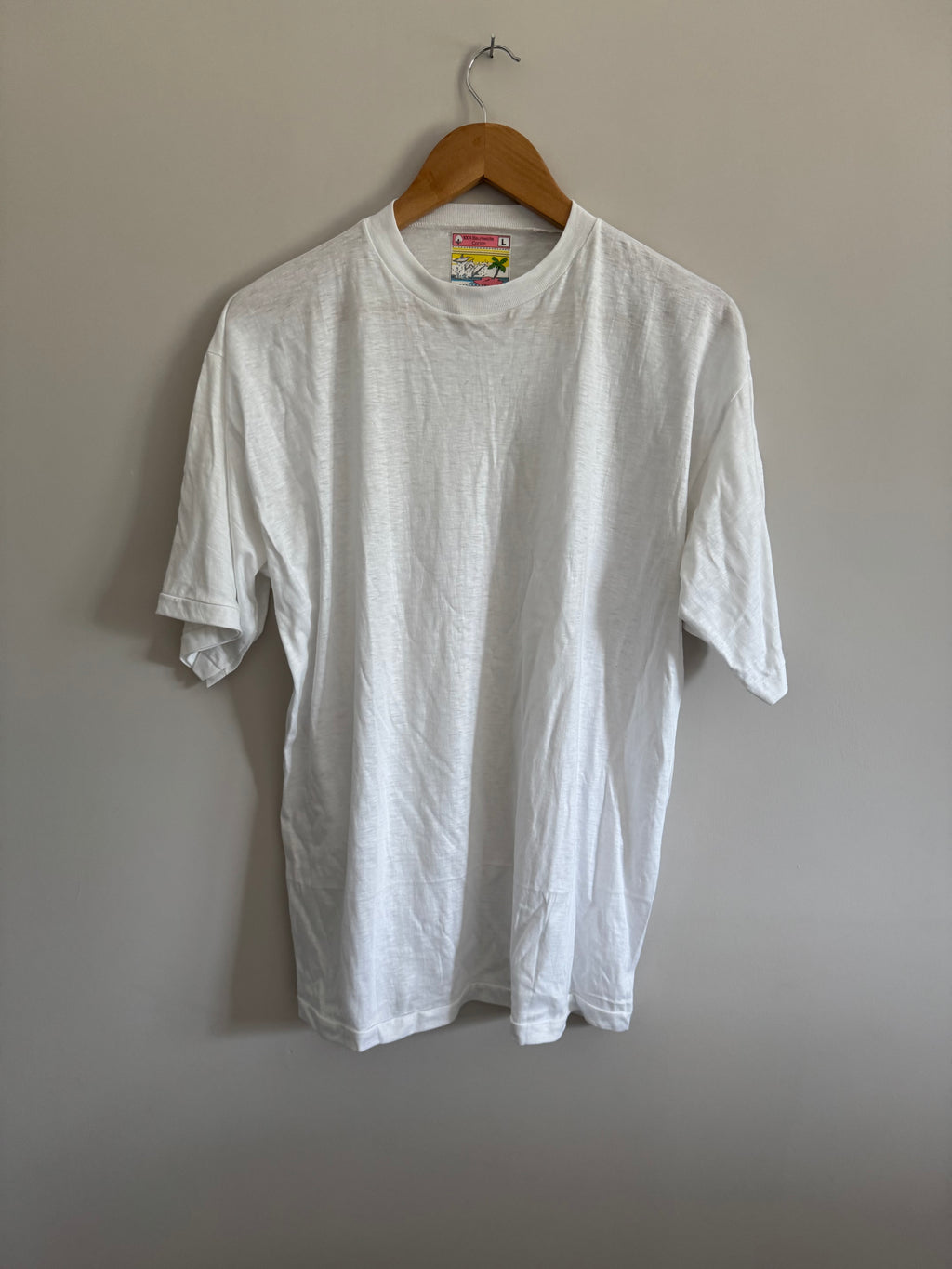 PLAIN VINTAGE WHITE TEE - L