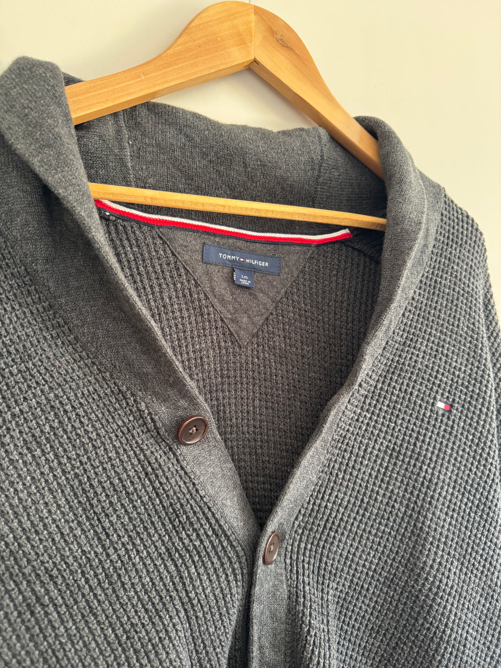TOMMY HILFIGER SHAWL COLLAR KNIT CARDIGAN - L
