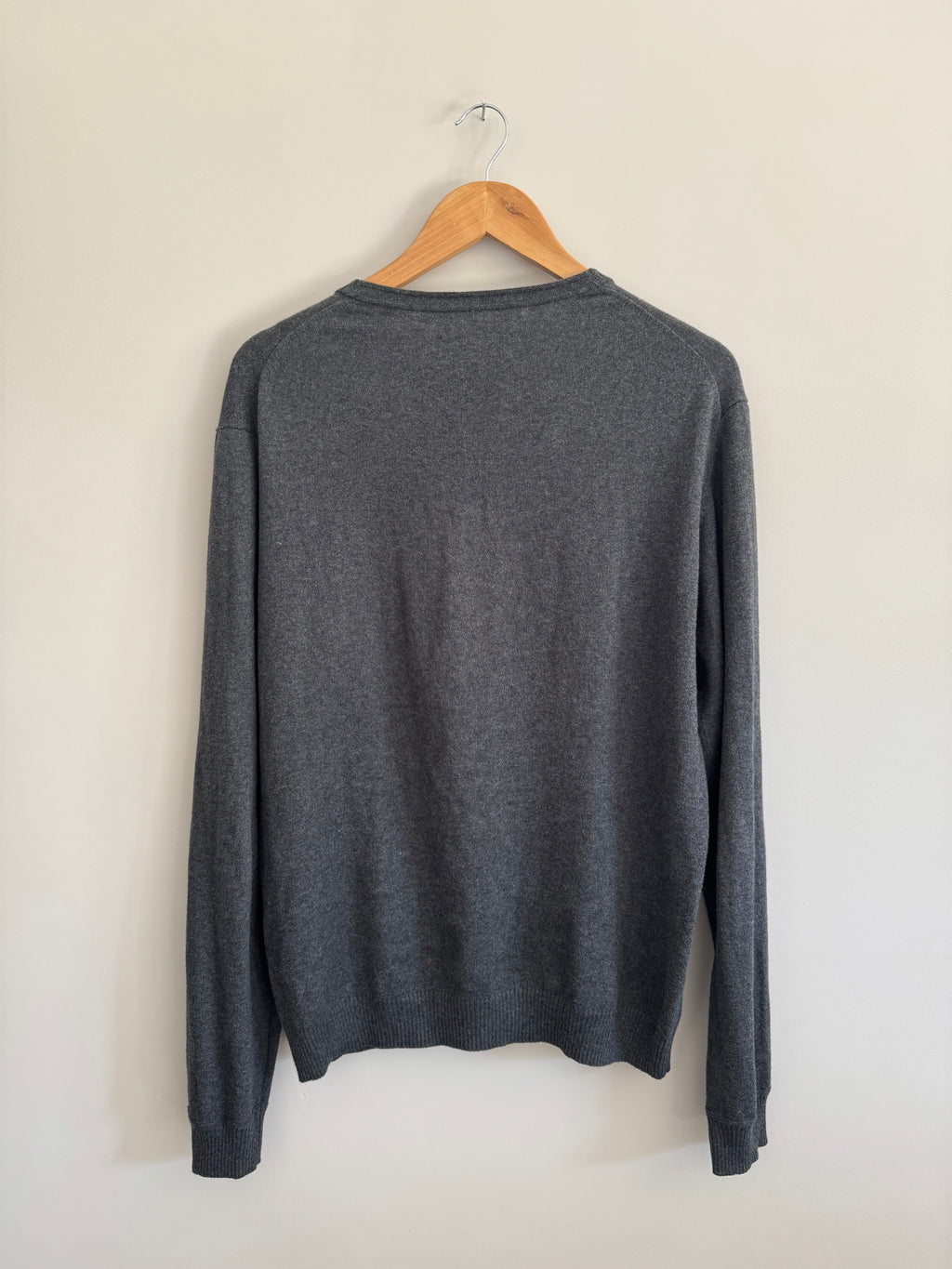 MCS (MARLBORO CLASSICS) V-NECK SWEATER - GREY - XL