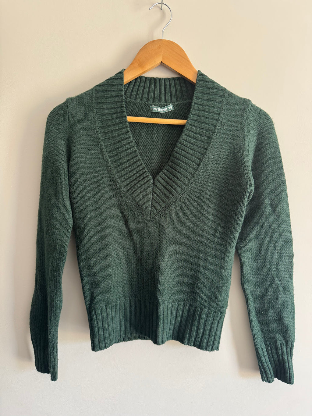TERRANOVA GREEN V-NECK SWEATER - XS