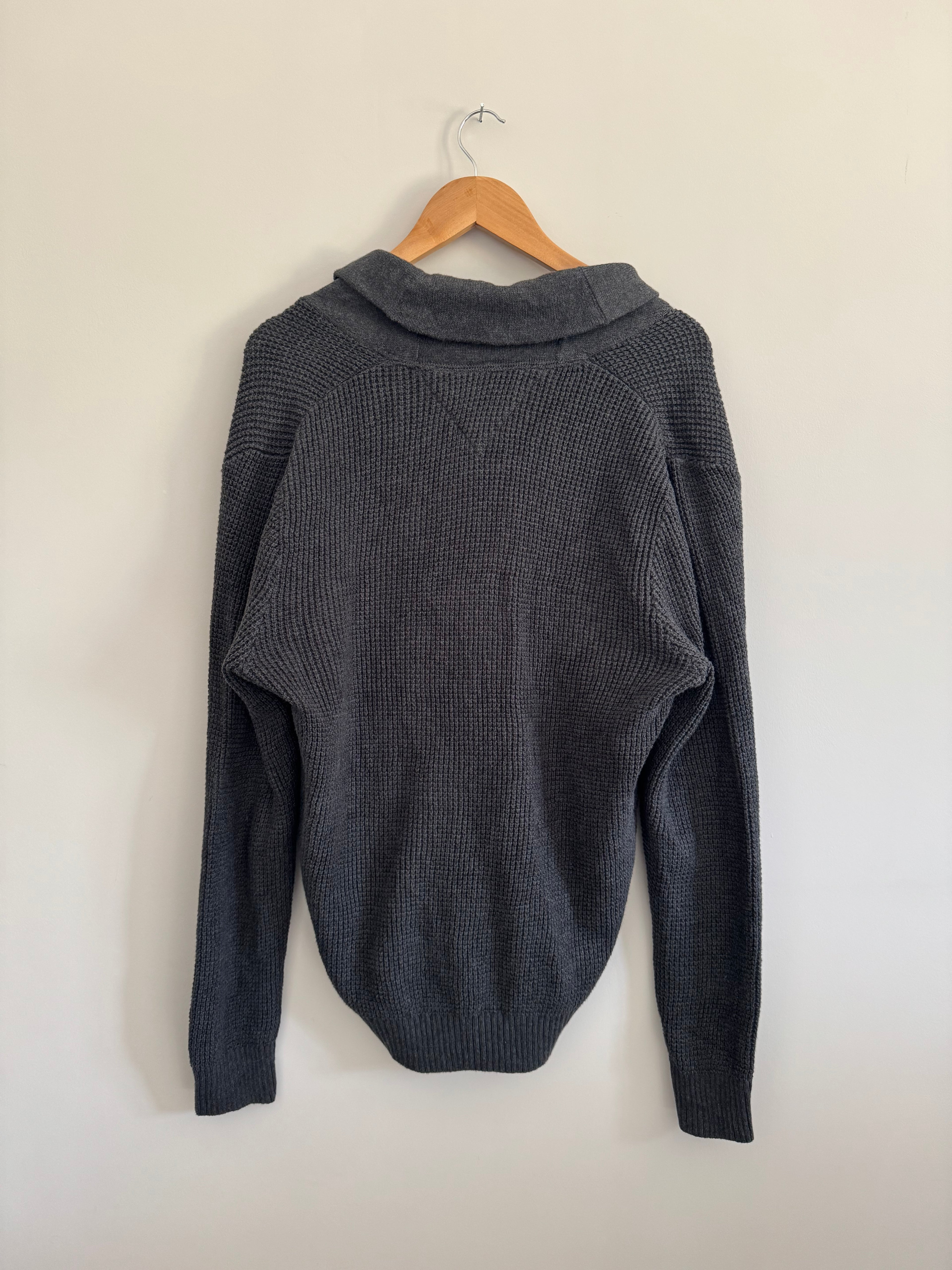 TOMMY HILFIGER SHAWL COLLAR KNIT CARDIGAN - L