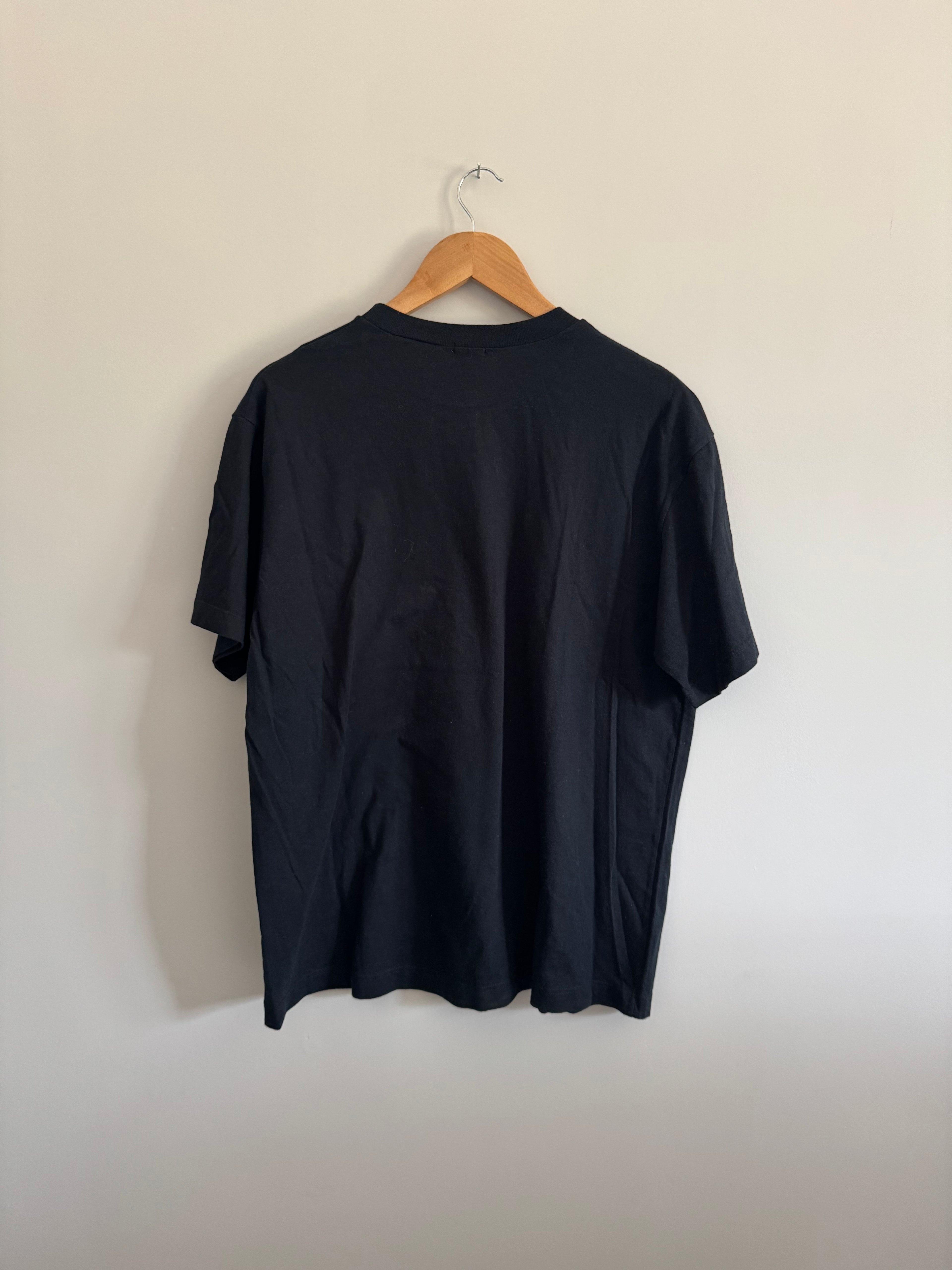 UNITED COLORS OF BENETTON TEE - BLACK - L