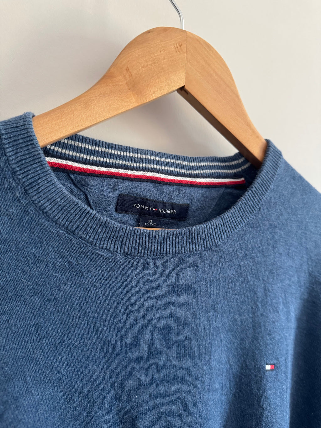 TOMMY HILFIGER BLUE CREWNECK SWEATER - XL