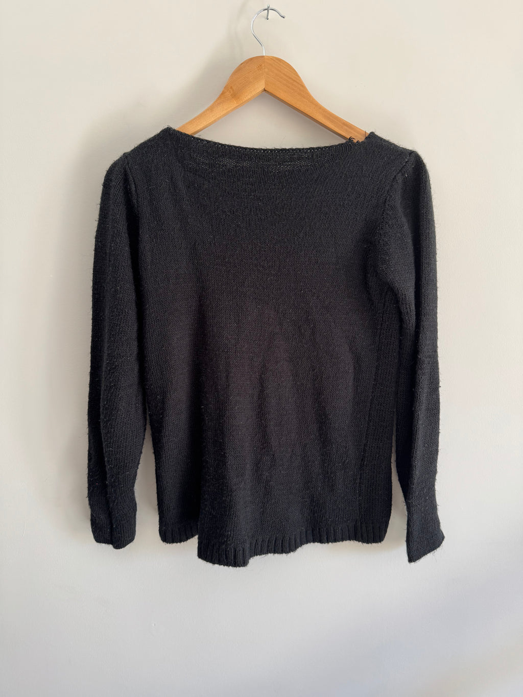 BLACK UNBRANDED SWEATER - M*