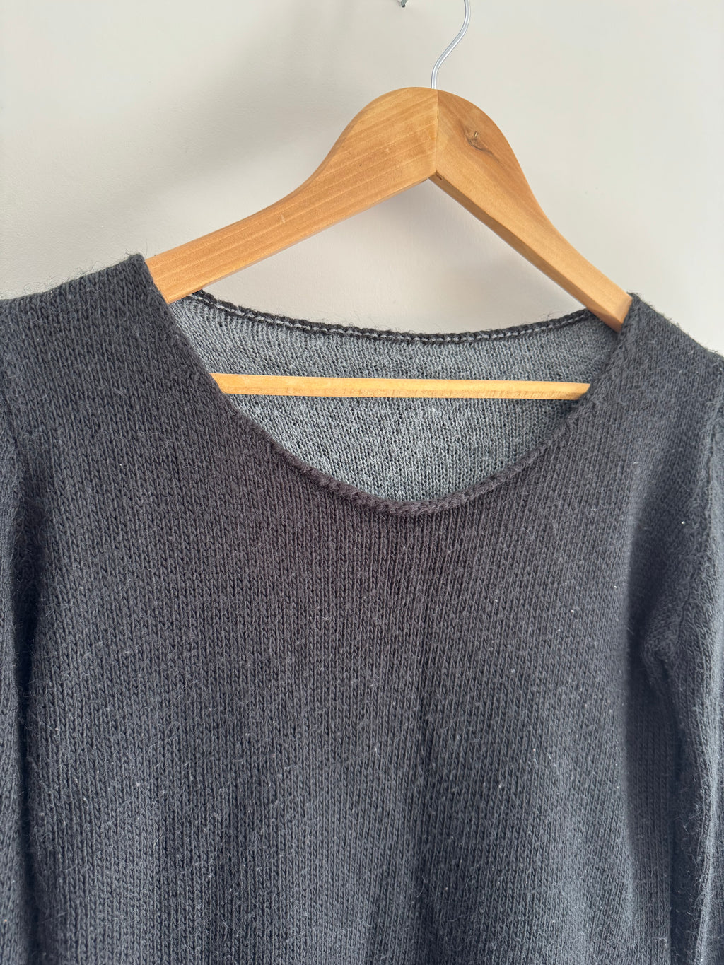 BLACK UNBRANDED SWEATER - M*