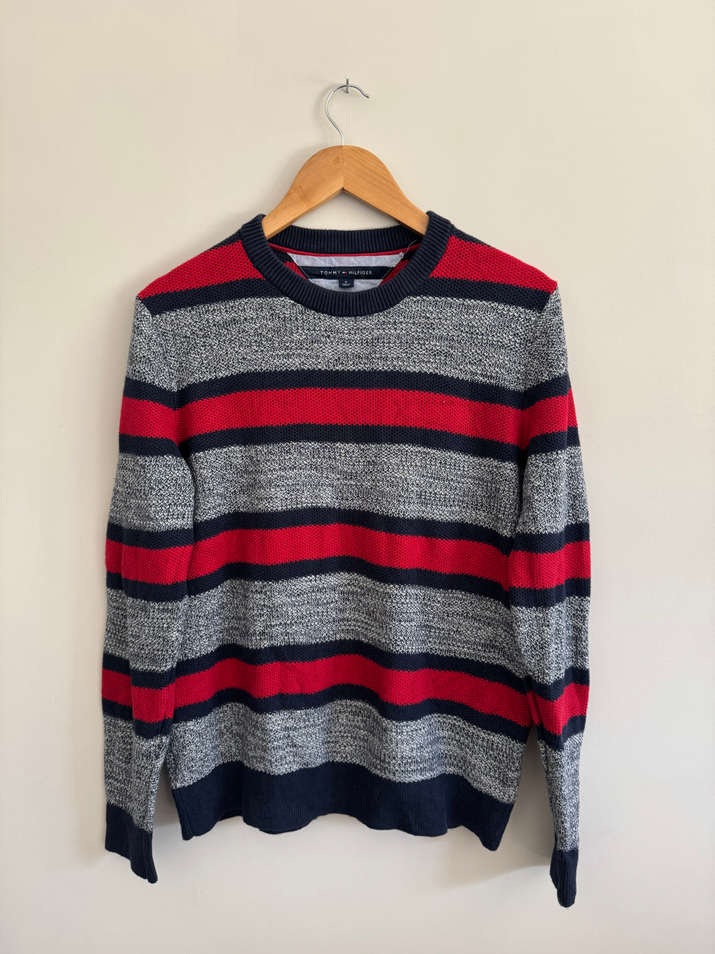 TOMMY HILFIGER STRIPED CREWNECK SWEATER - M