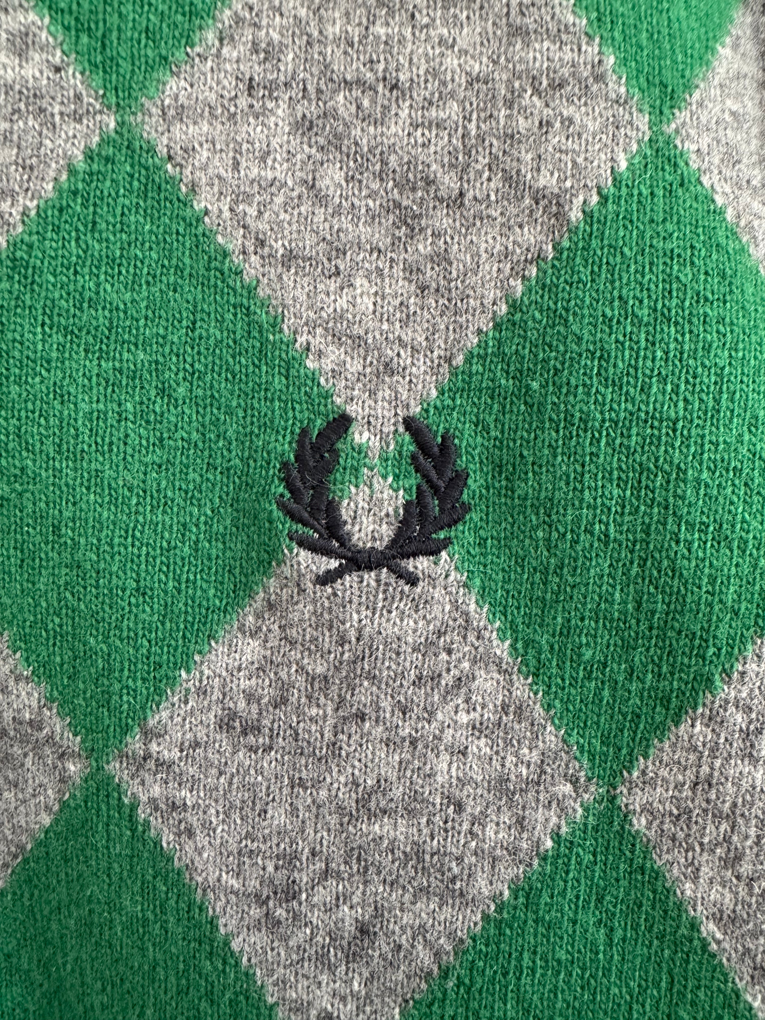 FRED PERRY ARGYLE KNIT V-NECK SWEATER - S