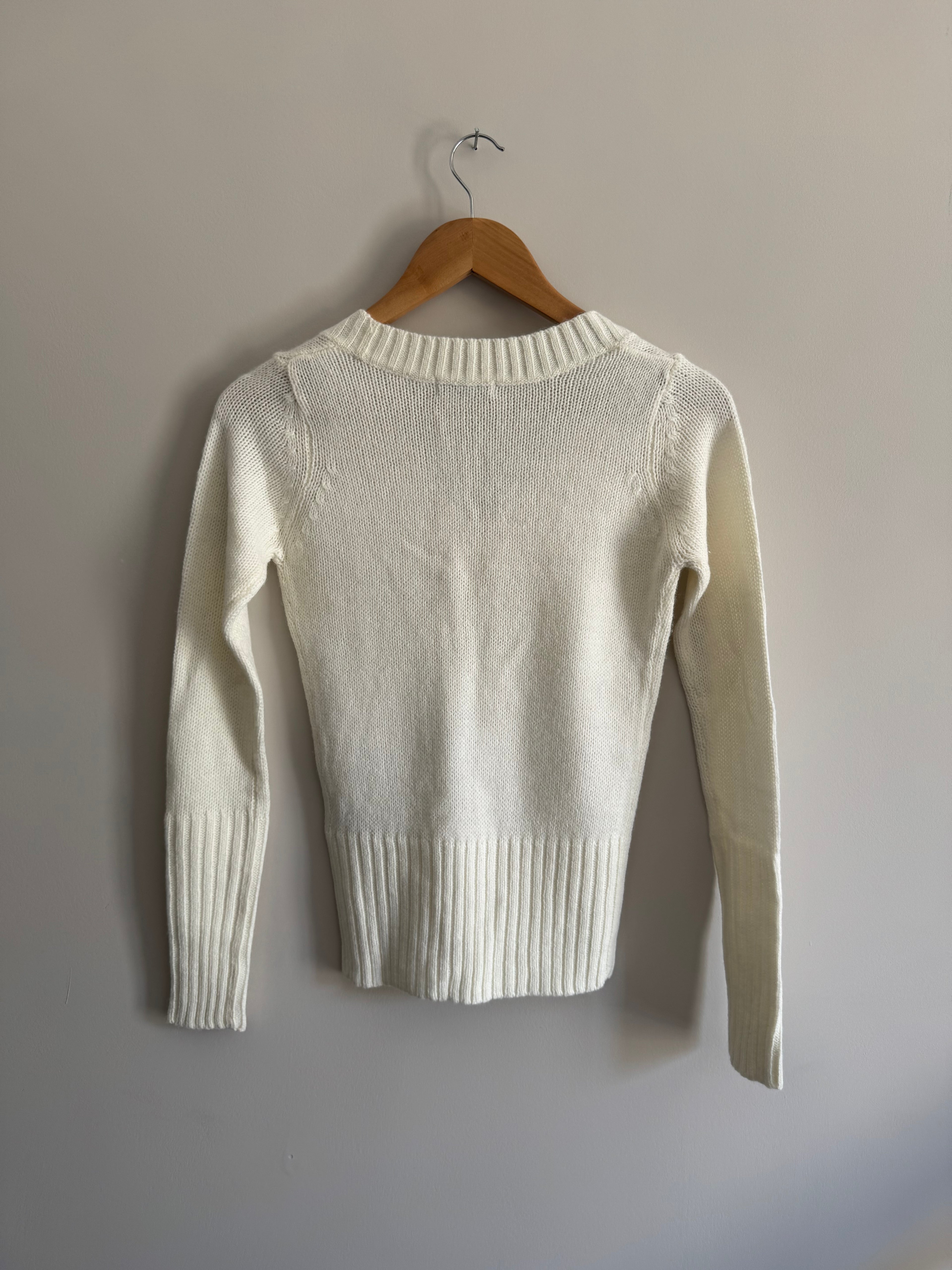 TERRANOVA WHITE V-NECK SWEATER - XS