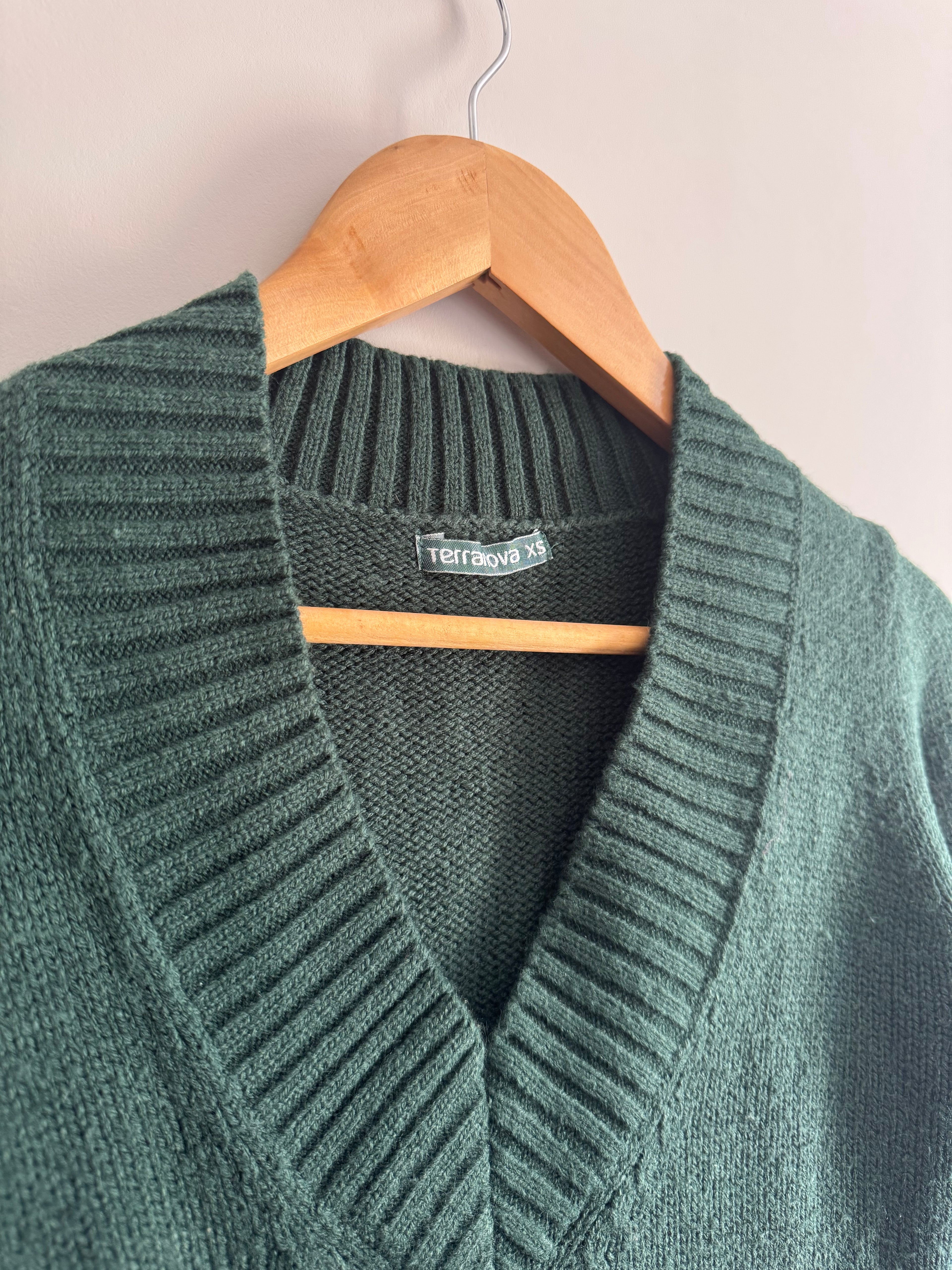 TERRANOVA GREEN V-NECK SWEATER - XS