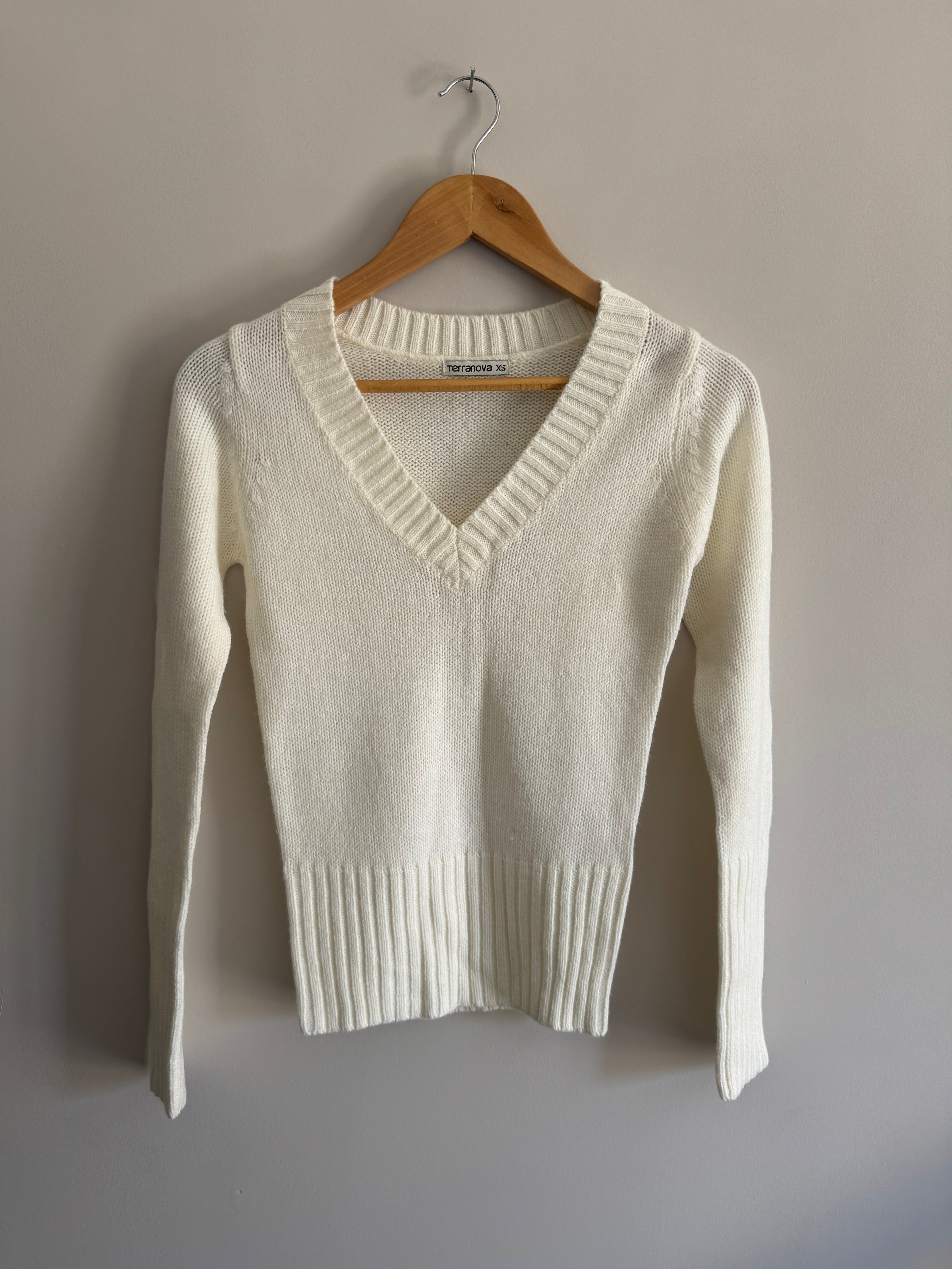 TERRANOVA WHITE V-NECK SWEATER - XS