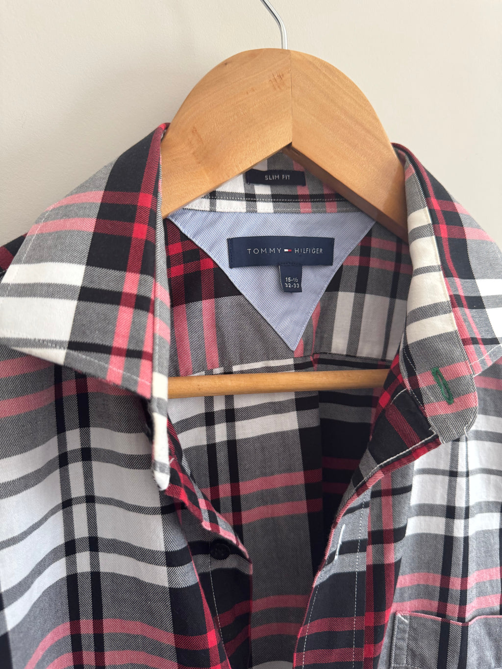 TOMMY HILFIGER MEN’S SLIM FIT PLAID SHIRT - M